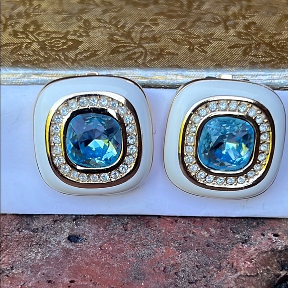 Authentic VTG Christian Dior Blue Stone white enameled Gold clip-on Earrings. - Picture 1 of 10